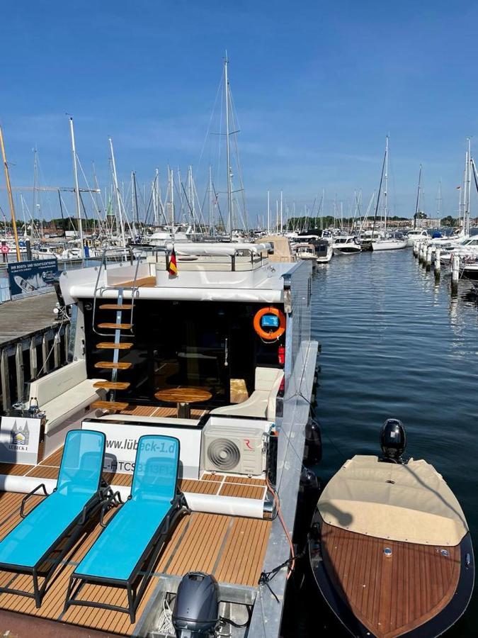 Hausboot Mit Traumlage In Luebeck-Travemuende酒店 外观 照片