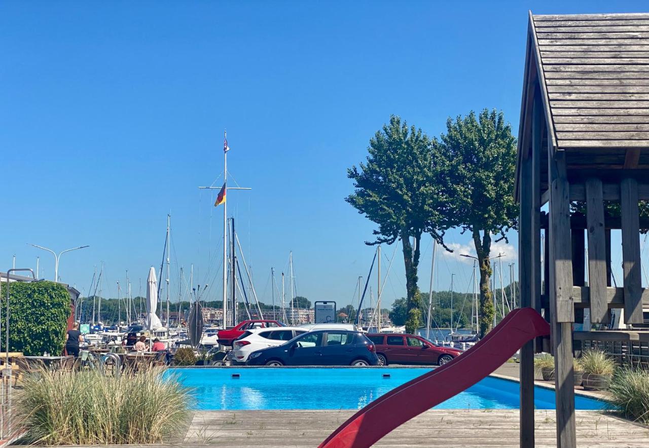 Hausboot Mit Traumlage In Luebeck-Travemuende酒店 外观 照片